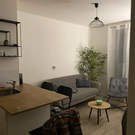 Joli Meuble Apartment *
